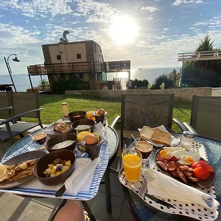 Hemingway In Happy Gasthuis