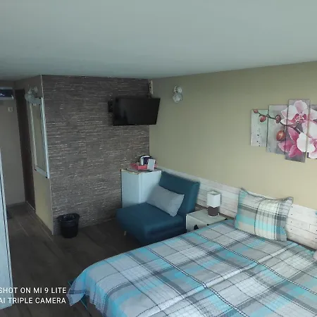 Gasthuis Hemingway In Happy Varna