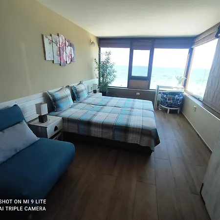 Konukevi Hemingway In Happy Varna