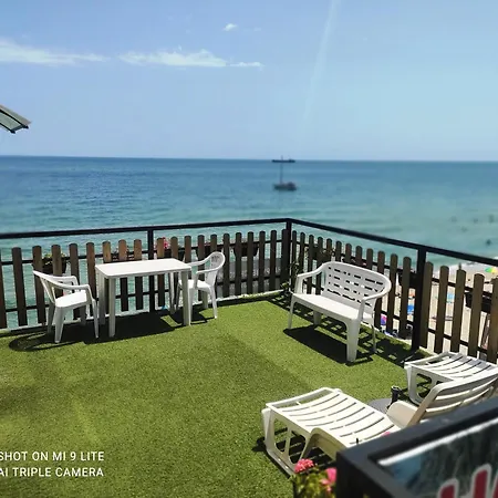 Konukevi Hemingway In Happy 3*