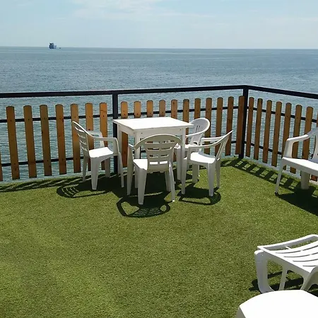 Gasthuis Hemingway In Happy Varna