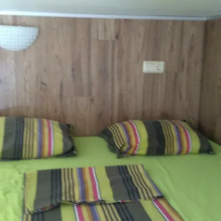 Hemingway In Happy Konukevi Varna