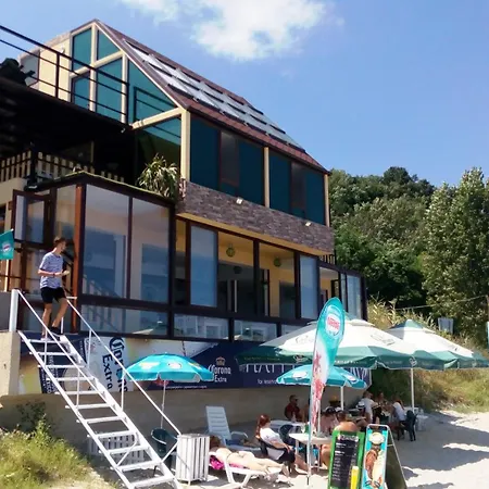 Hemingway In Happy Pensjonat