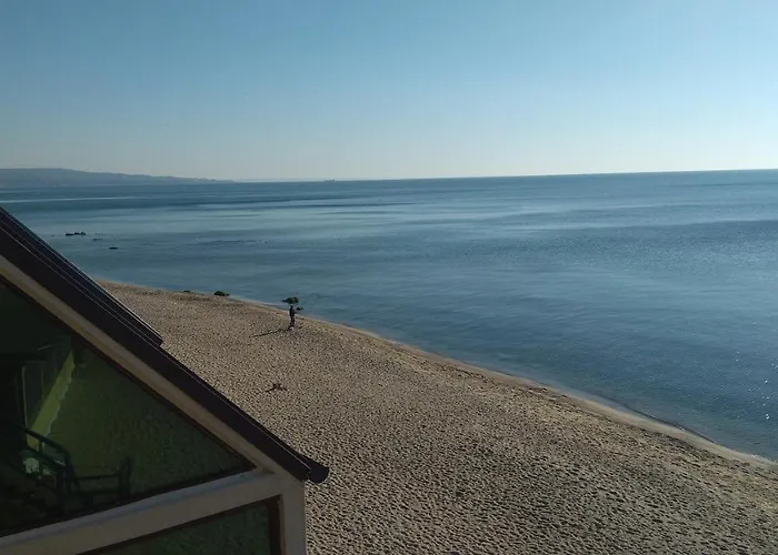 Hemingway In Happy Къща за гости