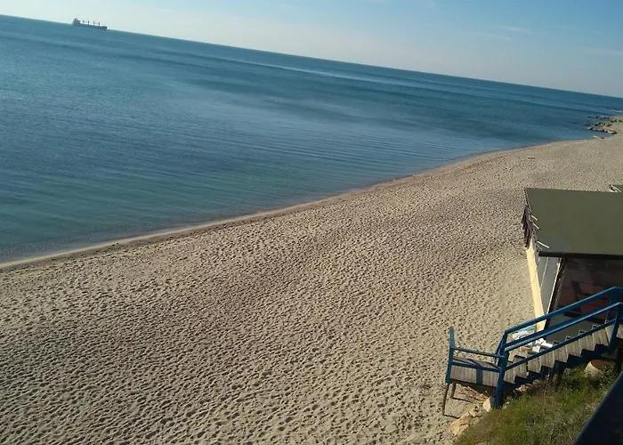 Pensjonat Hemingway In Happy Warna